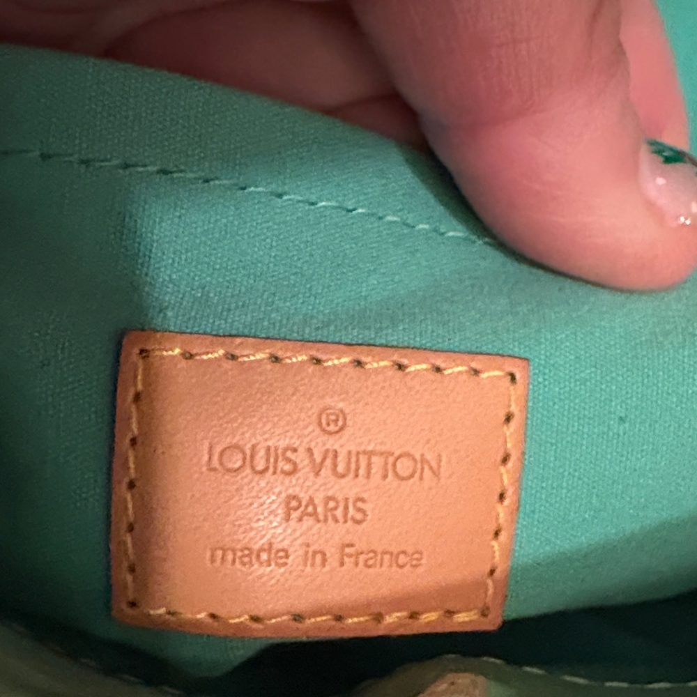 Authentic 1998 Louis Vuitton Vernis Biscayne Bay Bag in Peppermint - Picture 2 of 16